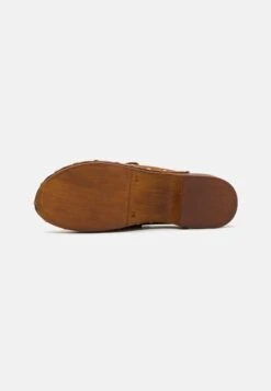 Marco Tozzi Sabots - Cognac 10 Marco Tozzi Sabots - Cognac -Chaussures Élégance Vente 0965e00c33144411b9481ba7e37a7b9a