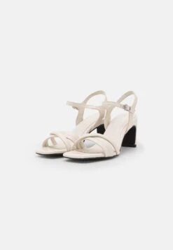 Marco Tozzi Sandales À Talons Hauts - Offwhite 8 Marco Tozzi Sandales À Talons Hauts - Offwhite -Chaussures Élégance Vente 1f764ec77f084516b36502f20e397297