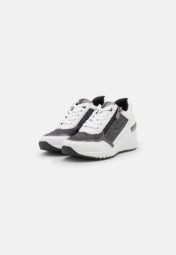 Marco Tozzi Baskets Basses - White/Black Comb 8 Marco Tozzi Baskets Basses - White/Black Comb -Chaussures Élégance Vente 2f759586028d4a64ba9c885b851eb447