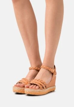 Marco Tozzi Sandales À Talons Hauts - Peach