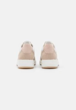 Marco Tozzi Baskets Basses - White/Dune 9 Marco Tozzi Baskets Basses - White/Dune -Chaussures Élégance Vente 76d77f6647b940b89899b055af72ac98