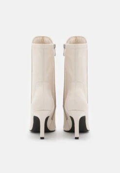 Marco Tozzi Bottes - Cream 9 Marco Tozzi Bottes - Cream -Chaussures Élégance Vente 820ec6b17f084744969925411c2c14b5