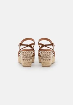 Marco Tozzi Sandales Compensées - Cognac 9 Marco Tozzi Sandales Compensées - Cognac -Chaussures Élégance Vente 864eb5ccc98d4fa7a02ee3e89f25d200