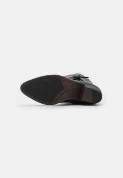 Marco Tozzi Santiags - Black Antic 10 Marco Tozzi Santiags - Black Antic -Chaussures Élégance Vente b946db6e3f6c4435a91da3bf06009b8d