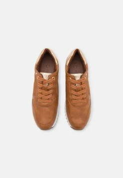Marco Tozzi Baskets Basses - Cognac Comb 11 Marco Tozzi Baskets Basses - Cognac Comb -Chaussures Élégance Vente c4490220a1354598aa2160bf05fbe784